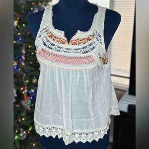 EUC Free People Off White Flower Embroidered Cropped Tank Top